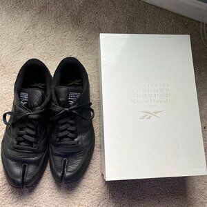 Maison Margiela Reebok Classic Leather Tabi Black